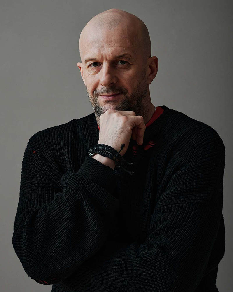 modern mature man portrait studio tavl6yp.jpg